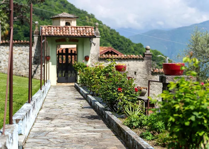 Casa Venanzio E Martino - *