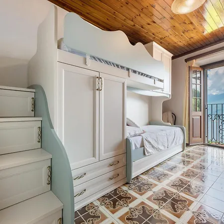 Casa Venanzio E Martino - *