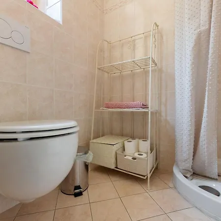 Casa Venanzio E Martino - *