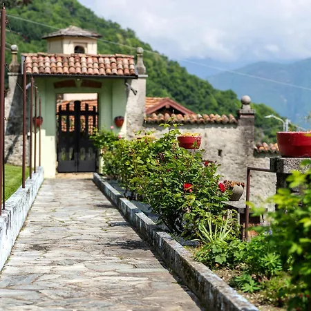 Casa Venanzio E Martino - *