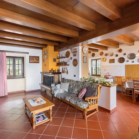 Holiday home Casa Venanzio E Martino -