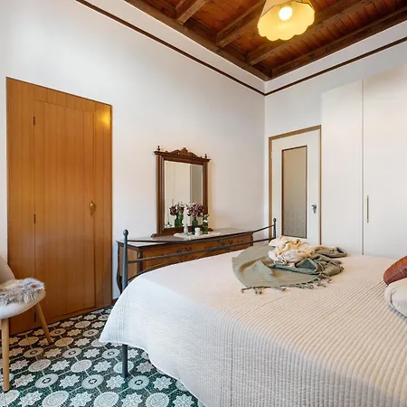 Casa Venanzio E Martino - *