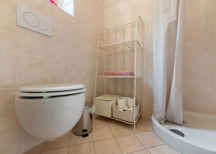 Casa Venanzio E Martino - *