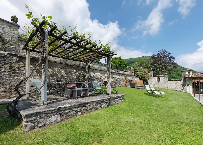 Casa Venanzio E Martino - Плезио