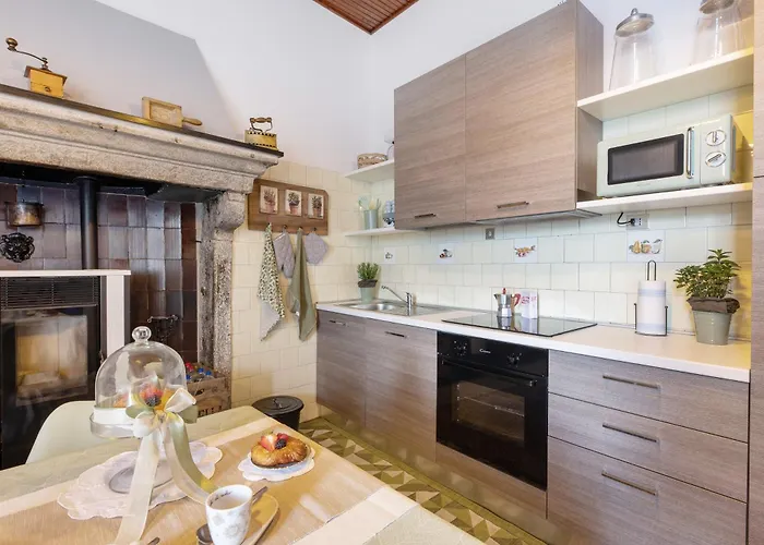 Casa Venanzio E Martino - * Plesio