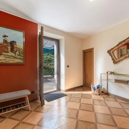 Casa Venanzio E Martino - * Plesio